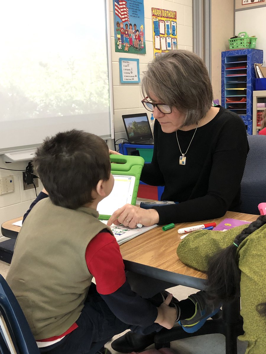 My heart is always warmed by the special relationships our Para’s and Intervention Specialists have with their students. #increasedengagement #masonmoment @DanielleSchultz @cooperlearns @MasonSchools