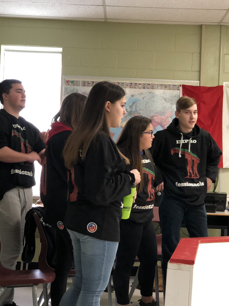 FCharlebois07's tweet photo. Un belle journée à l’@escembrun pour le tournoi d’impro du @CSDCEO. Belle victoire de 9-3 de nos IMPROfessionnel de l’@ESCLeRelais lors de la première joute. Un coach très fier, comme toujours! #ImproCSDCEO #JeFaisPasGrandChose #JeSersJusteÀPrendreDesNotes https://t.co/D2Igtvoe03