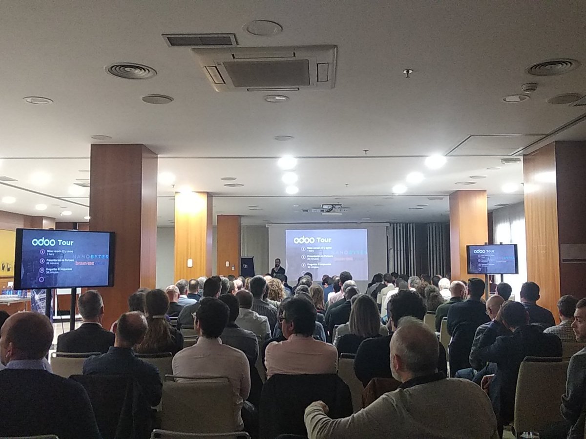 pesol_es's tweet photo. Sala llena en #OdooTour Valencia https://t.co/YDHcKNweil