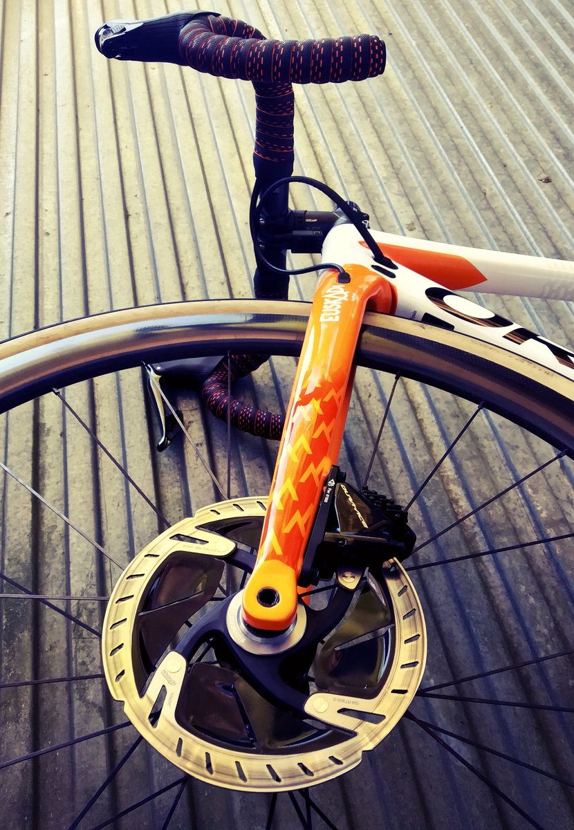 Xabi_gg's tweet photo. OMR Disc! 🧡🧡🧡
.
@FundaCiclisEusk @Orbea #RideFightWin https://t.co/AslzhUW882