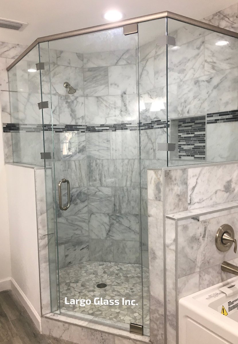 LargoGlass's tweet photo. 3/8” Clear Tempered Glass
Neo Angle Enclosure 
Brushed Nickel Hardware 
Pivot hinges 
#largoglass  #homedecor #remodel #stpete #oldcastle https://t.co/FvwpNz4GEN