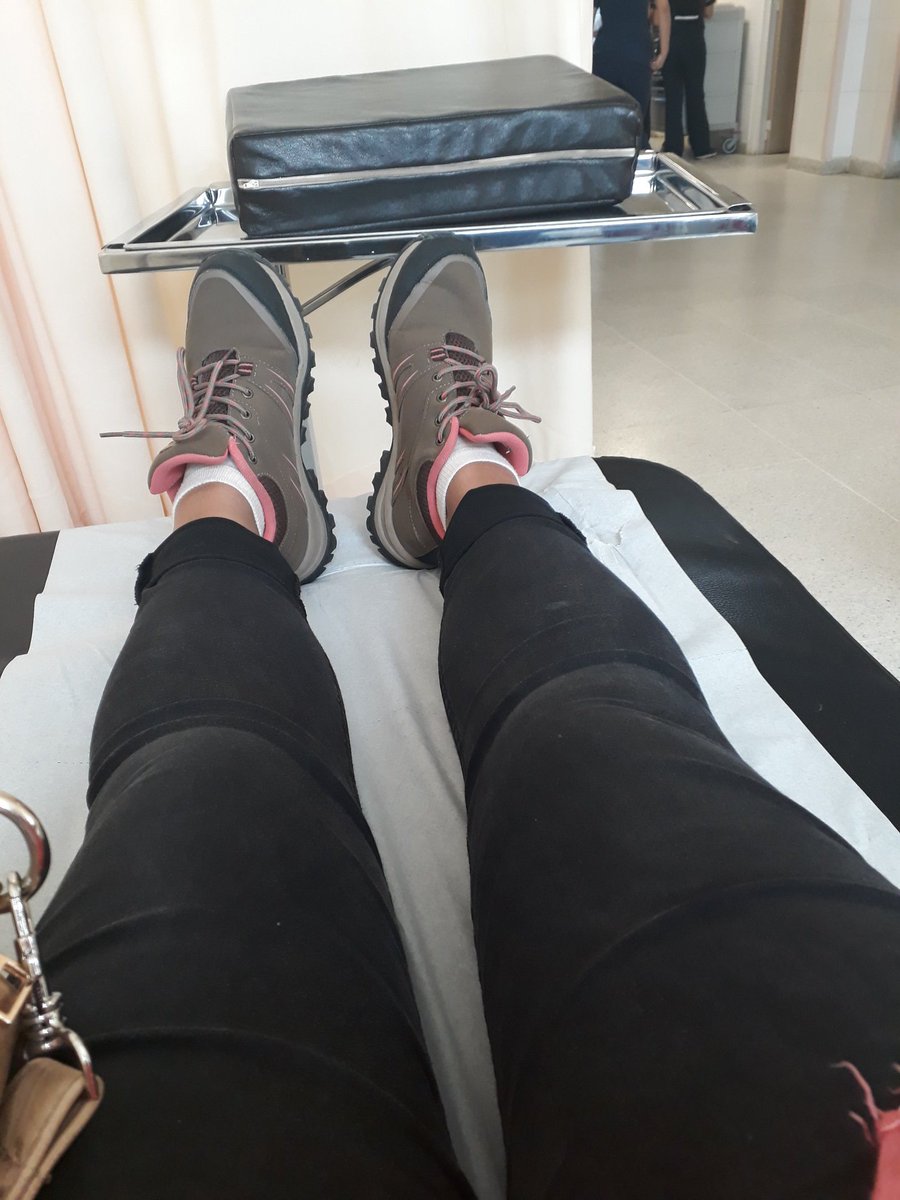 Angeli_Catha's tweet photo. Lumbago!!!! Y su suerito a la vena!!!😫😫😫😫
#dolorcrónico #MiBrazo #MeDueleHastaParaPensar #QuieroUnDoctor https://t.co/Bs0WidRHol