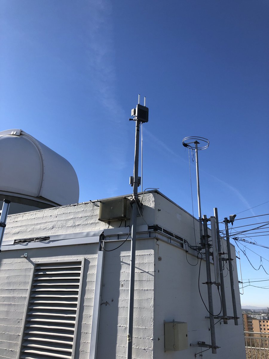 Das Netzwerk für das Internet der Dinge (#IoT) in #Lemgo wächst.  <a href="/FraunhoferLemgo/">FraunhoferLemgo</a> installierte jetzt ein weiteres #LoraWAN #Gateway auf dem Hauptgebäude der @HochschuleOWL.

<a href="/TLemgodigital/">TTN LemgoDigital</a> <a href="/ttn_gateways/">TTN Gateways</a> #itsOWL