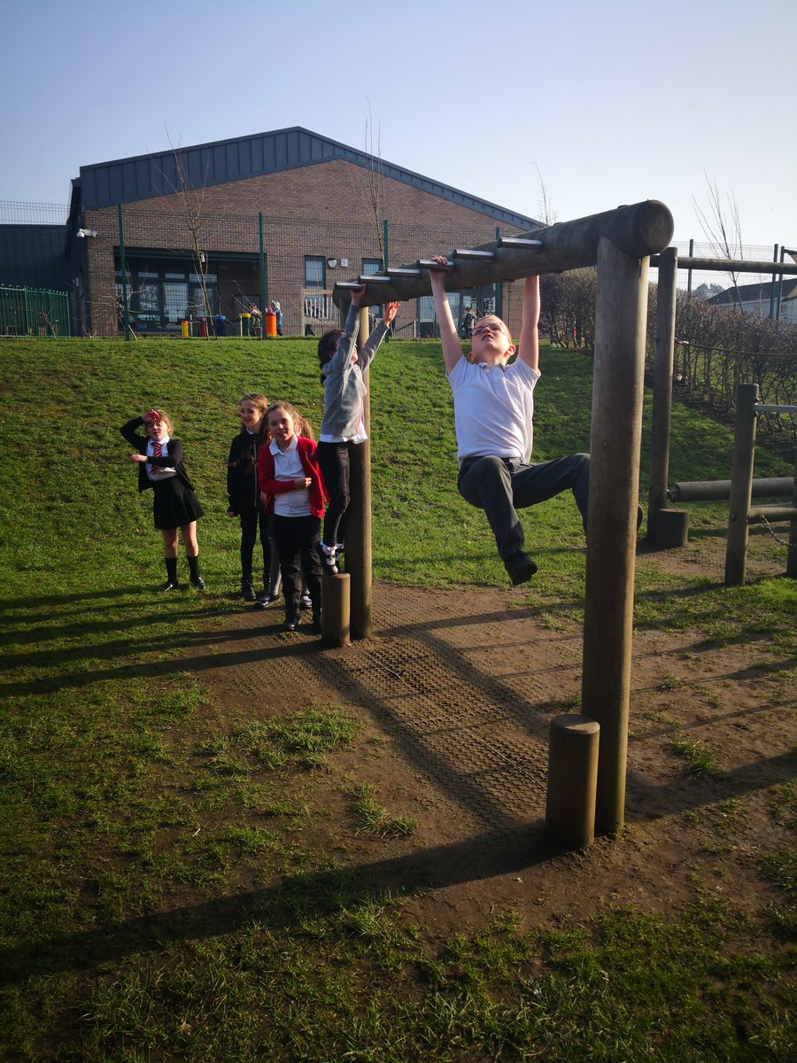 GlencoatsPS_'s tweet photo. P4/3 outside this afternoon enjoying this lovely warm weather after working so hard on our writing! It was great fun!!! #funinthesun #keepactive #isitstillwinter? https://t.co/TzXemzSt53