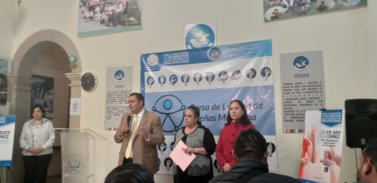 alexgalrios's tweet photo. Curso de lenguaje a señas Impartido por APADAC #yosoycapaz #personascondiscapacidad #APADAC #CEDHD https://t.co/cPiJECaCpP