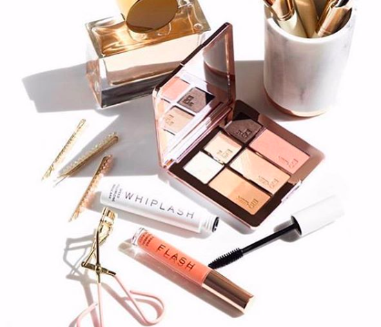 EVERskincare's tweet photo. Who said a streamlined beauty routine couldn’t be indulgent, too? This weekend, our #selfcare ritual starts with a Color Quickie! ✨ (photo via beautystealsinward) https://t.co/yVBTkmmEoF