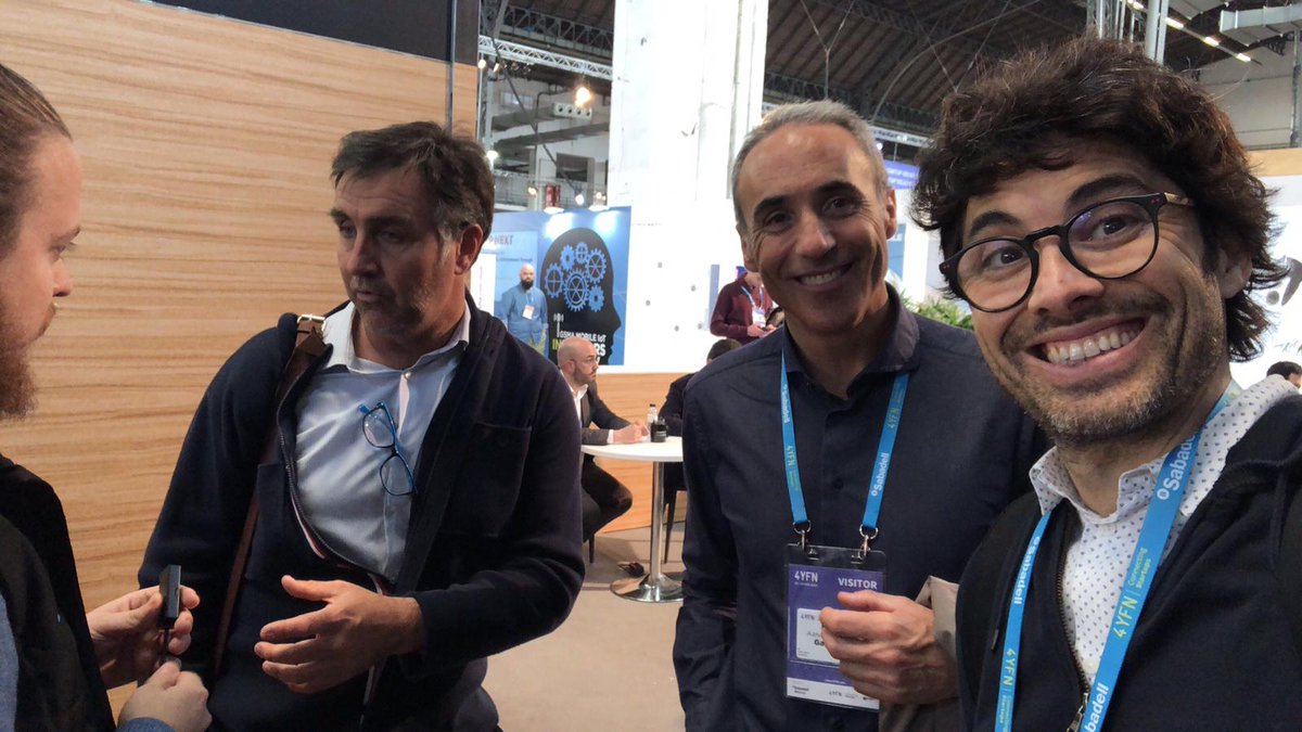 GammaUX's tweet photo. Con la gente de #socialpay #comecia #caixabankpayments #4YFN19 https://t.co/RLZA8m1v1E