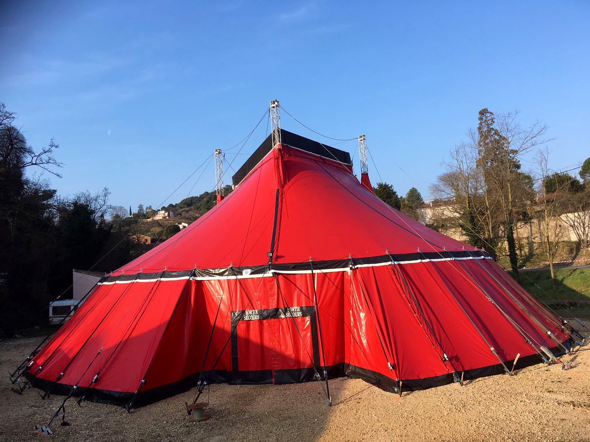 laverrerieales's tweet photo. Bonheur que d’avoir le superbe chapiteau @laverrerieales pendant la résidence de #100issues 😍 #cirque #occitanie #gard #spectacle #chapiteau 🎪 B I E N V E N I E 🎪 https://t.co/gvSi2Ot8jg