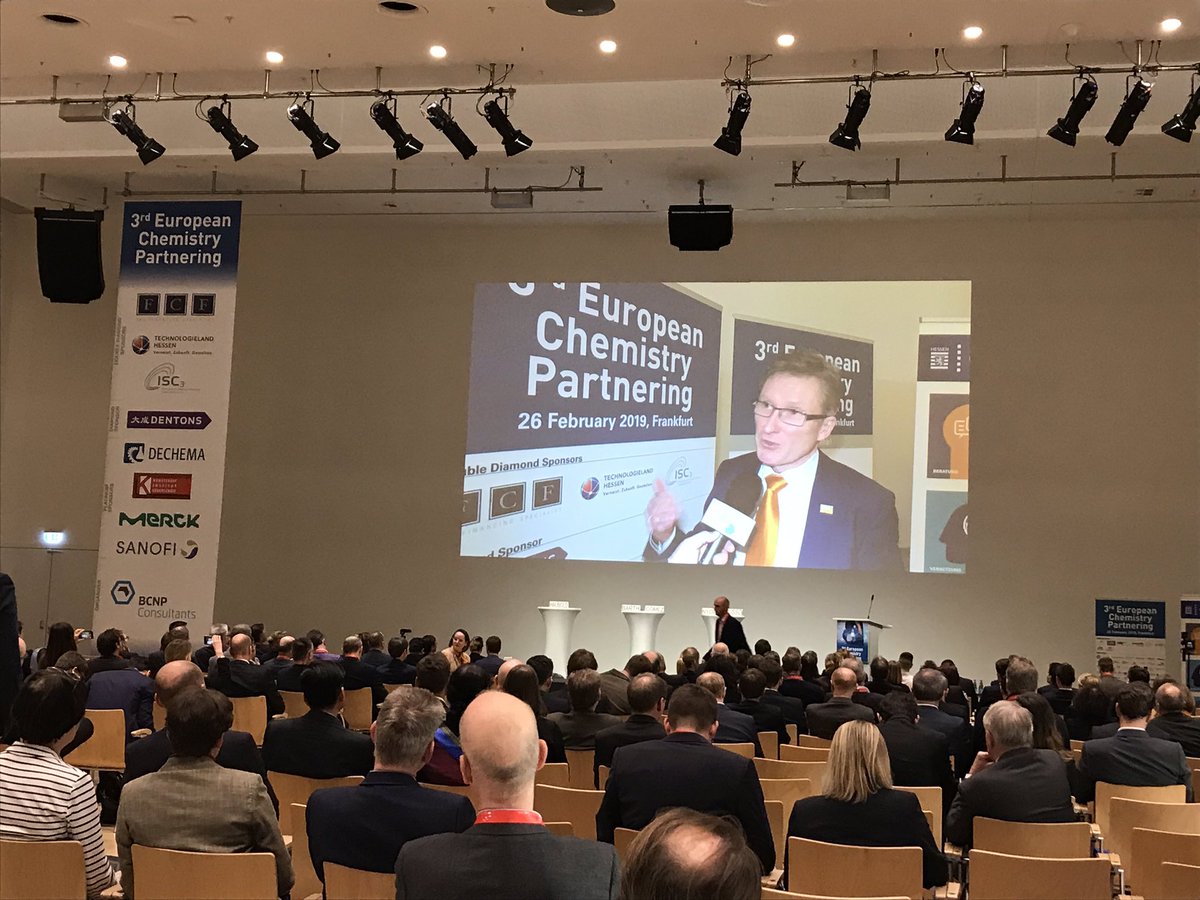 maikeblabla's tweet photo. Closing session of @EuChemPa. It was a great day and a special experience, thank you @holgerbengs!
#ECP19 https://t.co/9LJYjXOxyE