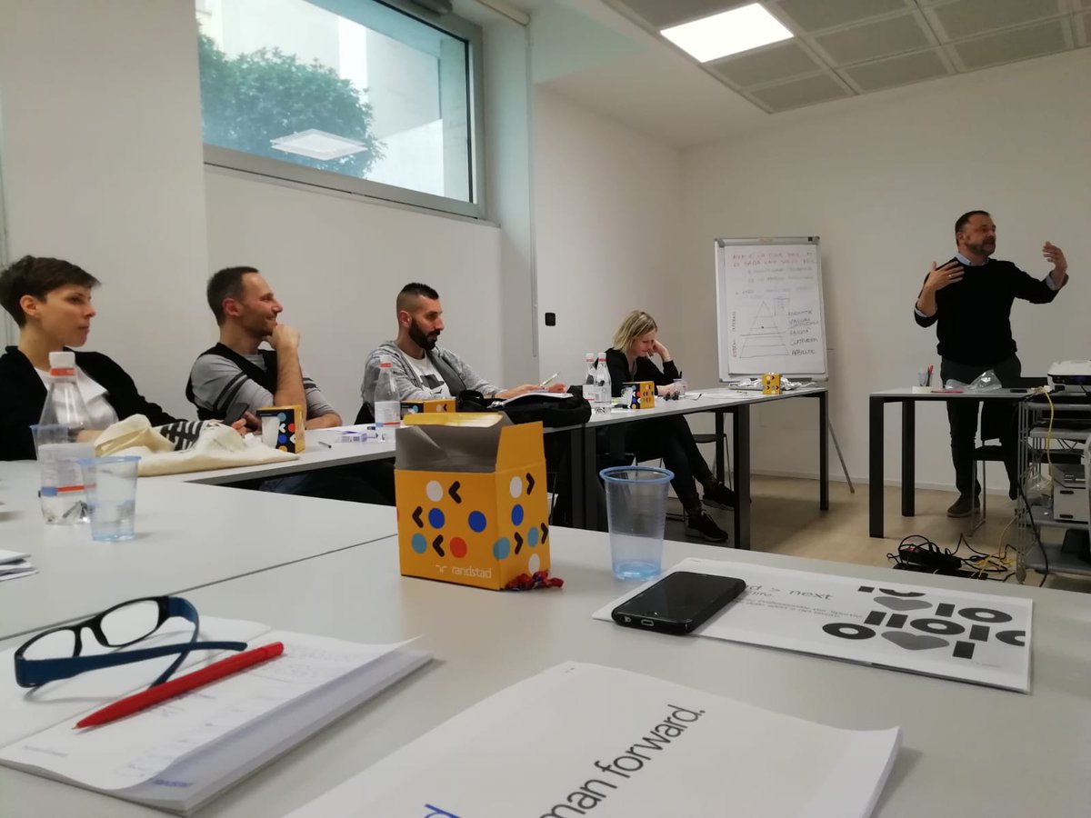 ConfAbruzzoMA's tweet photo. Il 21 Febbraio il 4° incontro di #randstadnext, il percorso di orientamento post carriera per ex atleti. I campioni tornano in aula con Randstad Next! @ConfindCHPE li sostiene come sponsor. Info: https://t.co/9YU88XbtT2
#randstadsport https://t.co/uwg5WxypKw