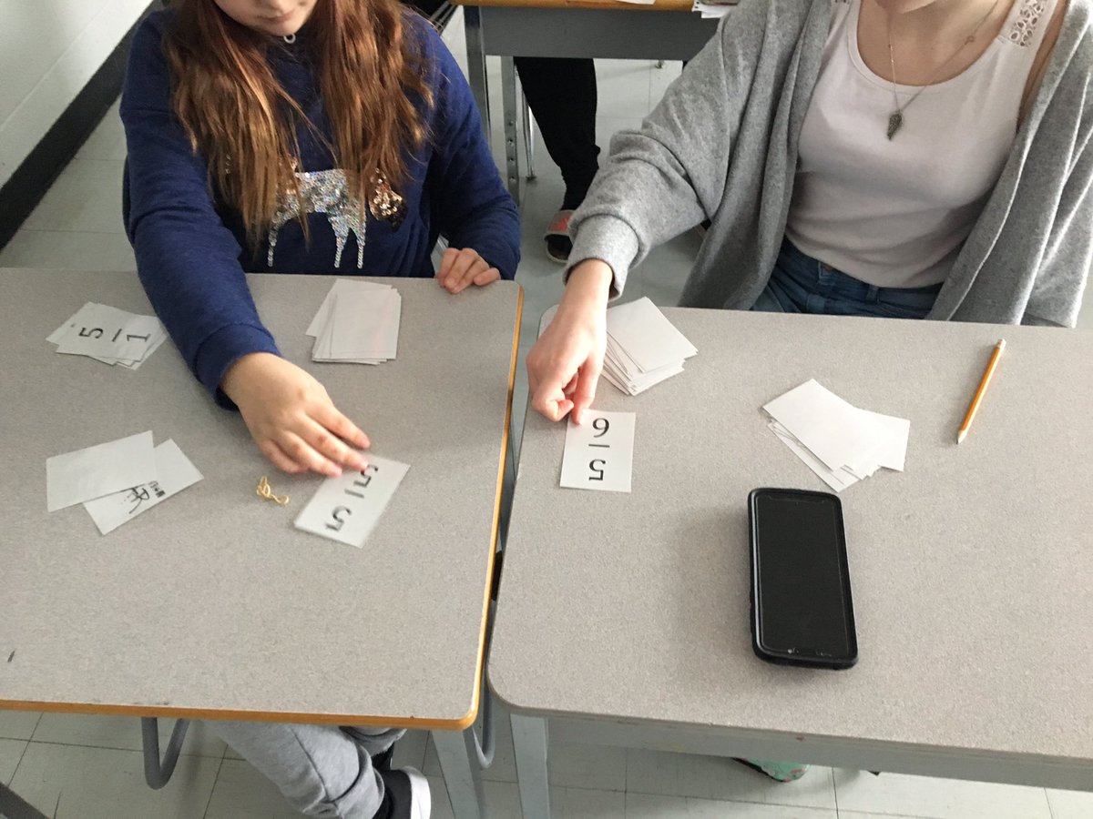 MlleFelice's tweet photo. Jeu de maths aujourd’hui: La Guerre des FRACTIONS.
Even les teens aiment les jeux de Maths! 🤓
#mathcentres #tvdsb #iteach7 #iteach8 https://t.co/SHDoQ6GxBk