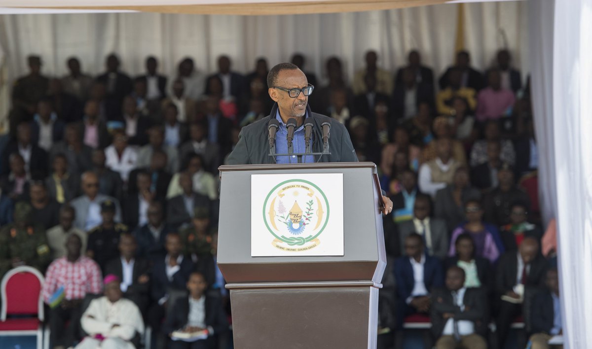 rpfinkotanyi's tweet photo. .@rpfinkotanyi Chairman to Nyamagabe District residents: Poverty that affects so many, cannot be resolved unless we work and use the little resources we have well. The most important resource we have is each other and working together. That is where it starts. #CitizenOutreach https://t.co/mz26qFvXju