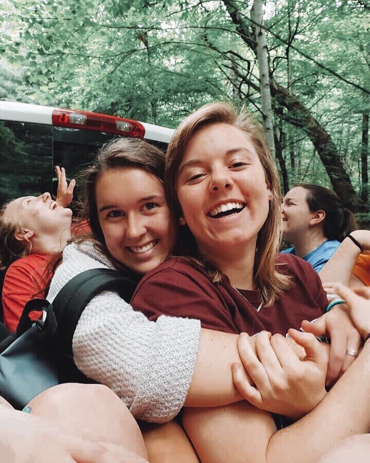 CrossRoads_CCC's tweet photo. What could be better than hanging out at camp all summer?! Summer staff 2019 applications are still live —  check out the link below! 

APPLY NOW! 

https://t.co/SmTzm4ghAK

#thisishowwecrossroads #summerstaffpositions #campcounselor https://t.co/ZEzKfT3Y9p