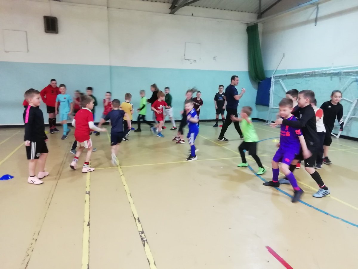 A fantastic first day with 32 children enjoying some of our favourite sports and games, today we had Hockey, Football, Long Ball, Archery, Cricket, Coin Flick and Kick the cone. 
Well done to all the winner for the free daily raffle, Medals and Trophies. 
#sport #sportsclub