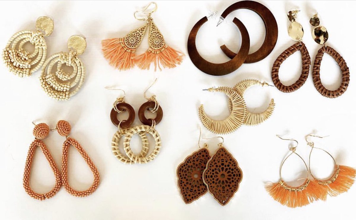 CharmingCharlie's tweet image. Natural Wonders 😍✨
Now through Wednesday (2/27): Shop 30% OFF Regular Priced Jewelry, online only! bit.ly/2CGo0mT

#tuesdaymotivation #naturaltones #springiscoming #statementjewelry