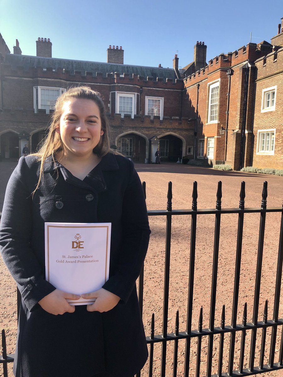 Brilliant to see @FoxLottifox receive her Gold <a href="/DofE/">The Duke of Edinburgh’s Award</a> award at St James’s Palace. Great words of inspiration from <a href="/Justin_Packshaw/">Justin Packshaw</a>.
