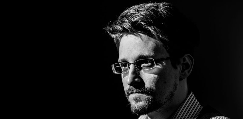 lebigdata_fr's tweet photo. Protection des données : les 6 conseils d’Edward Snowden aux internautes #cloud https://t.co/8lsAMaX9dp https://t.co/TgpakuOibq