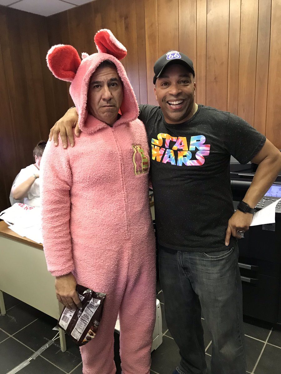 maulyt's tweet photo. Expect good laughs with Pete are props master no matter what state your in! Welcome to Alabama, sunny skies, another 🎥!yeah2019 #rollsound https://t.co/NqBTGKkurn