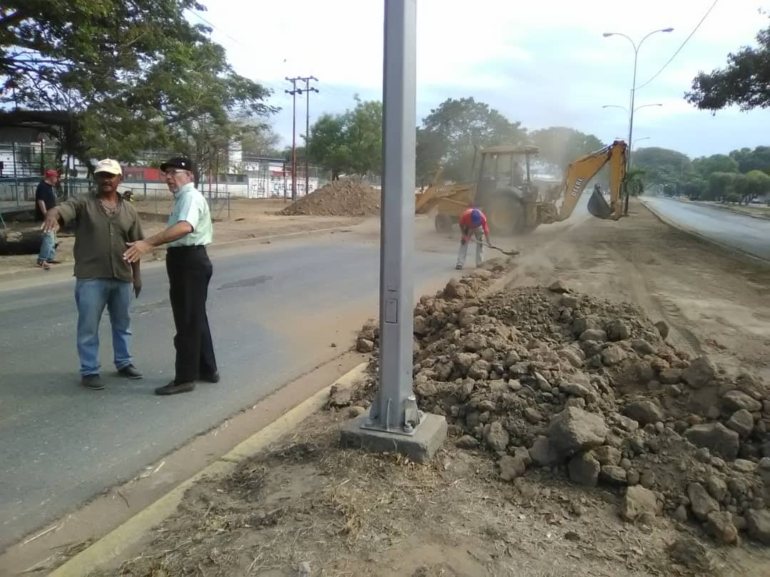 RafaelAleman61's tweet photo. Avanza Misión Venezuela Bella en Av. José Laurencio Silva de San Carlos/Cojedes.
#LealesSiempreTraidoresNunca
#NadaParaLaGuerra
@NicolasMaduro @MargaudPSUV @ConElMazoDando https://t.co/3A2vmbhVsT