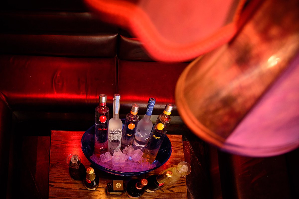 PAY WEEKEND IS HERE FINALLY ☺️

Let’s be honest a bit February Sun has got us feeling some type of way 😍

__________

Our 4 day weekends are back this week with a brand new Sunday launching😈

___________

Book your VIP booths with us now. Limited spaces remain.