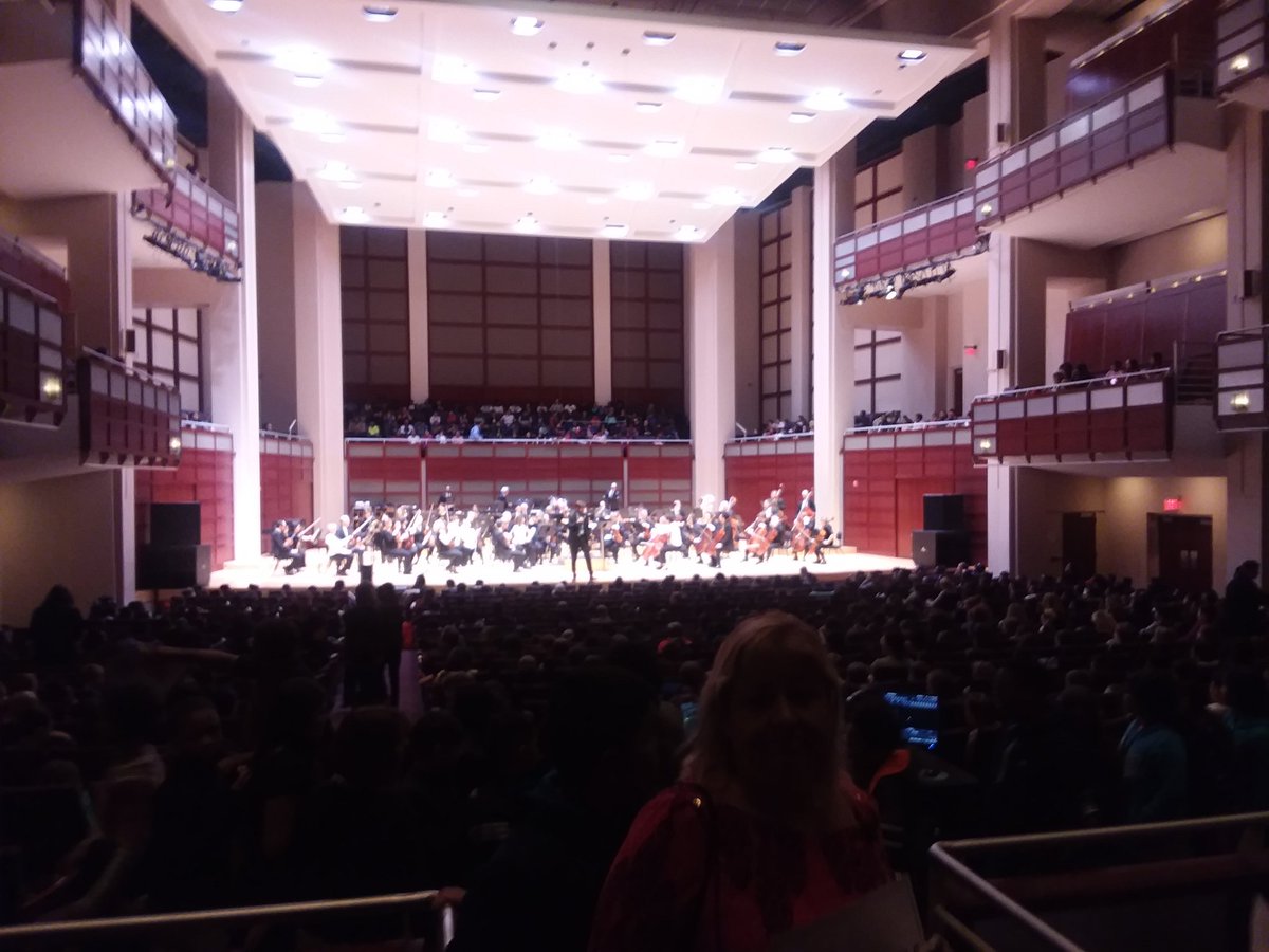 mwildermann306's tweet photo. The symphony was awesome! Thanks to United arts and the Wake County Commissioners for making it possible! @UnitedArtsCounc @Jhafner413 @PCockrellFRES https://t.co/5MUQxhfqLE