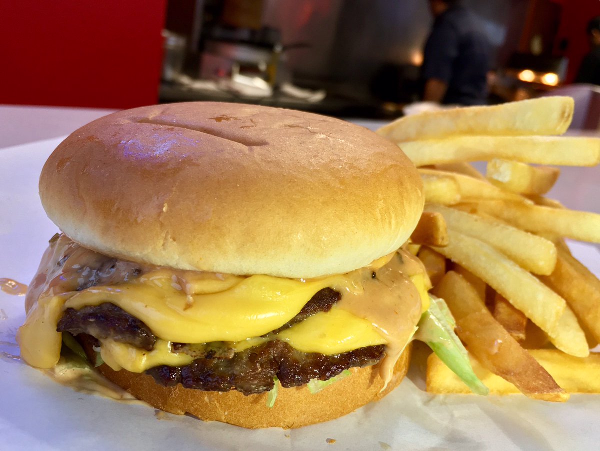 stackerzchicago's tweet photo. We are open... but our Grand Opening in the Edgebrook neighborhood and surrounding areas in Chicago is coming soon... Stay tuned! 
Order online at https://t.co/8Lo7k8RjCJ  
#comingsoon #restaurants #chicago #fastfood #yummy #burgers #fries #shakes https://t.co/3BgiNB38zf