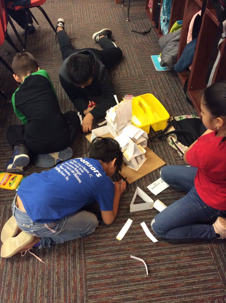 APurdyClassroom's tweet photo. @OGandE  and @DonorsChoose we are so thankful for your support in our classroom.   We are having a blast designing our STEAM White House to go along with our Storybook STEM units!  @brookebrownTOTB https://t.co/SQih62rYqC