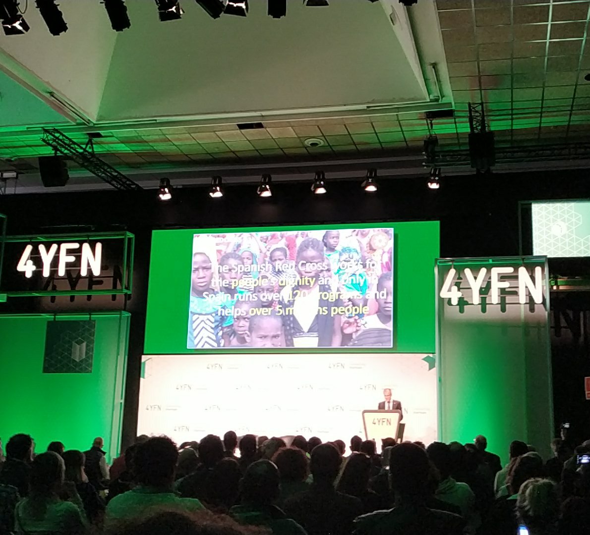 CREUROJABLLN's tweet photo. Ja som a la Fira de Barcelona a l'espera de d'entrega de Premis Creu Roja a la Tecnología aplicada a fins humanitaris.
#4YFN #MWC19 #CreuRoja #Startups #RedCross #ConnectingStartups https://t.co/7BWm1tJf7a