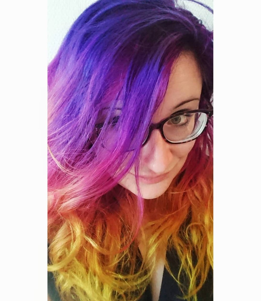 WalterStephanie's tweet photo. Color refill 💜❤💛
We have plum & flamingo pink from #larichedirection + the amazing @arcticfoxcolor yellow. Orange in the middle is obtained by mixing pink and yellow on the hair.
Thx @geoffreycrofte for the amazing work.
#crazyhairclub #gradienthair #gradient #haircolor https://t.co/3CmMuPBqJM