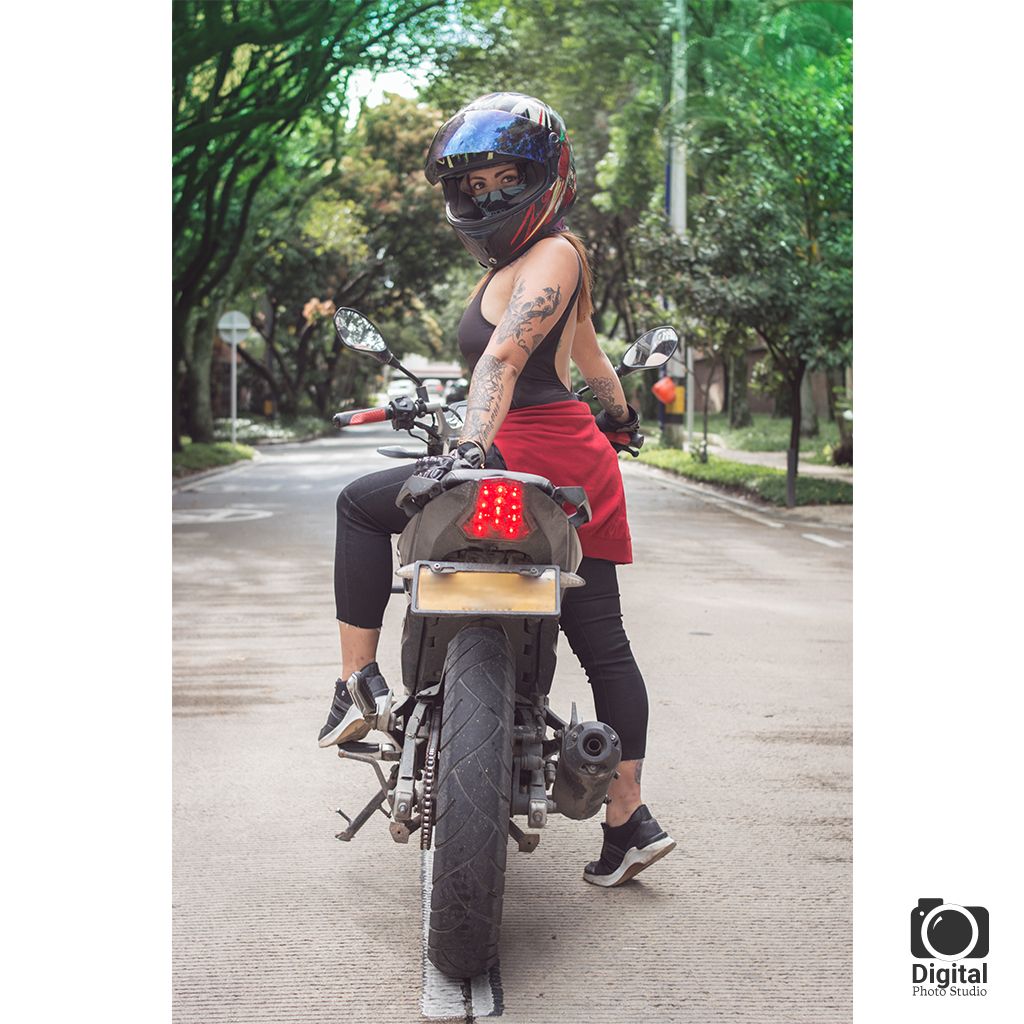 Digitalphstudio's tweet image. Una gran sesión con esta hermosa motera Sandra E.

#fotografiamoda  #photography  #photographer  #foto #fotografia #fotografias #fotografiademoda #modelo #model #medellin #colombia #portrait