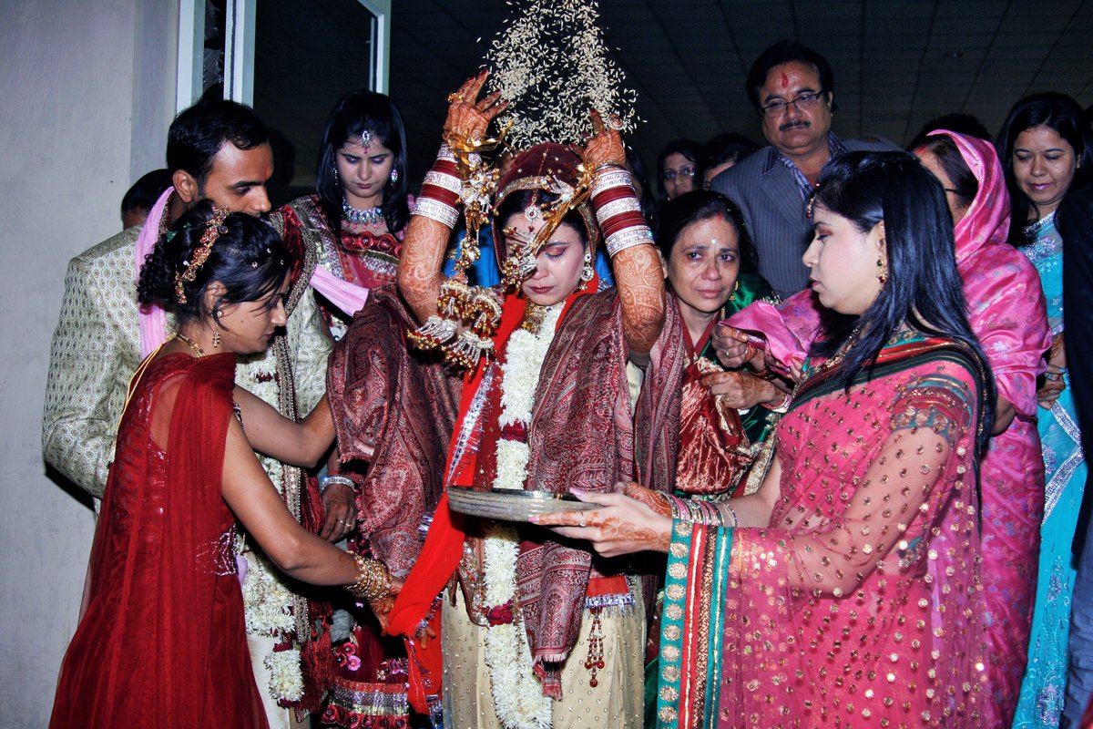 KhushbooBhambri's tweet photo. @Canon_India #MyWeddingShot I wish i can win my #DreamCamera #Canon to gift my #LoveOfMyLife :) <3 to relive those moments again :) #ShotOnCanon #EOS400D #CanonEOS400D https://t.co/44hfTAyzfe