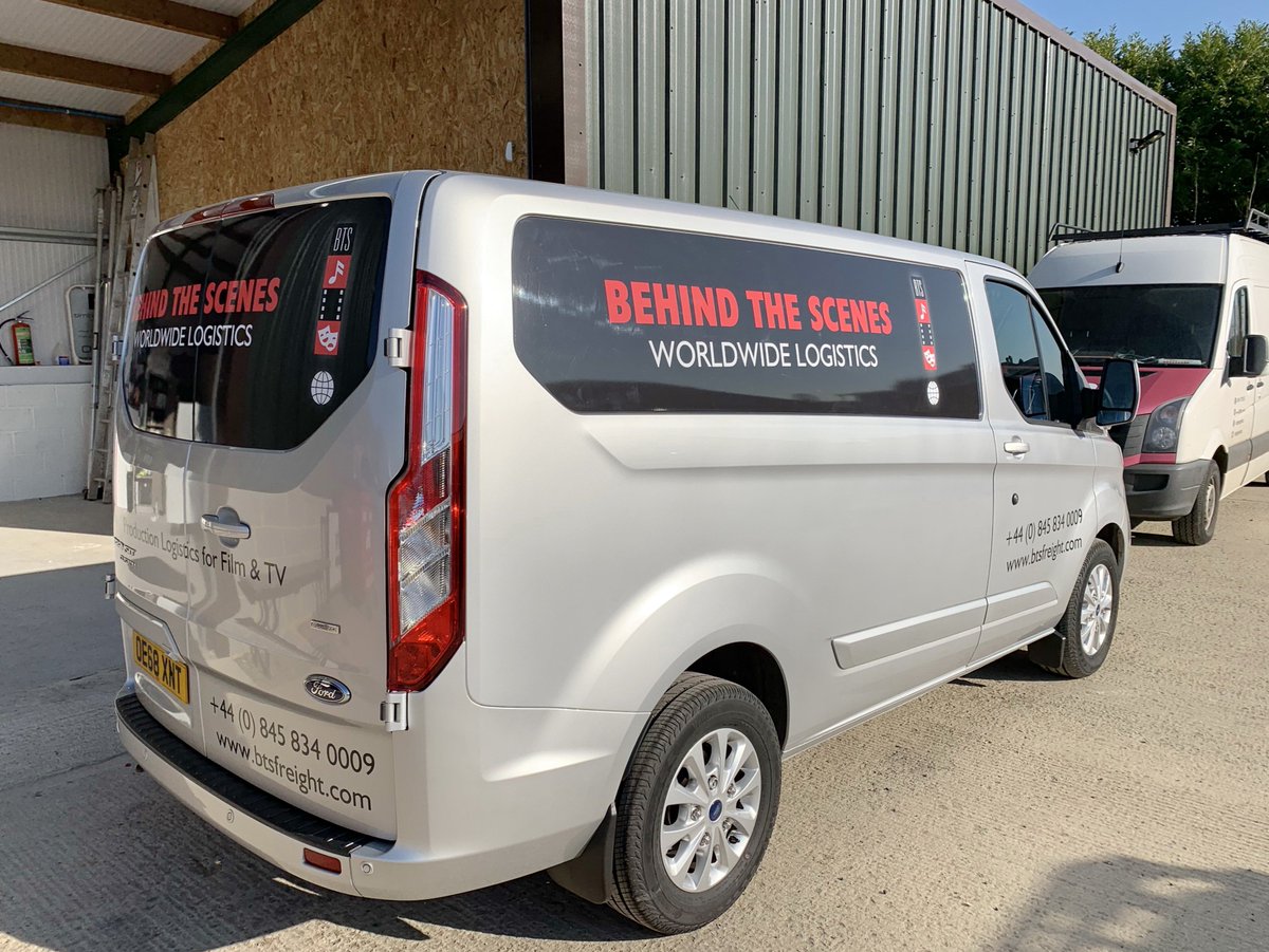 signxgraphics's tweet photo. Enjoying the sunshine today! Another livery complete #heatwave #signx #signxgraphics #signs #graphics #chesham https://t.co/kI9rCJlzhx
