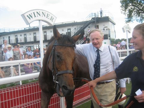 jamiesnowden's tweet photo. Very sorry to say goodbye to this very special horse. #KnightonCombe winner of @UttoxeterRaces summer national. RIP https://t.co/ulvLKeV9KU