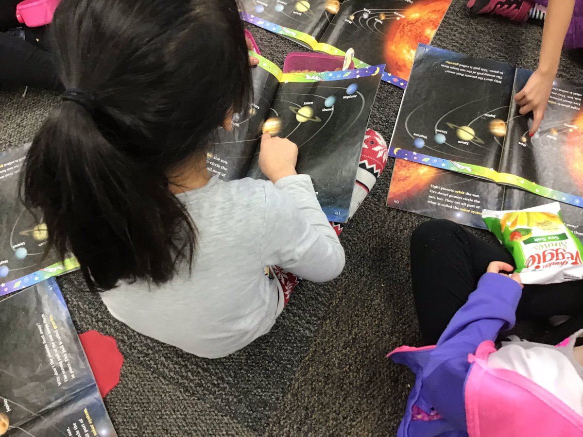 sgomberg15's tweet photo. Exploring different text features and their use in a timed pair share with our partners! #inspire96 #kagan #timedpairshare https://t.co/lYz0roIvB6
