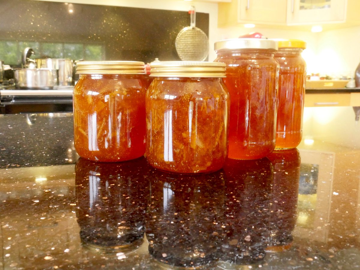 devoncookery's tweet photo. #Marmalade -Learn to make Marmalade/Chutney/preserves in #Devon -https://t.co/0QNtuTlroO #visitdevon March 30th 0930 #Aga https://t.co/PKRBM8e655