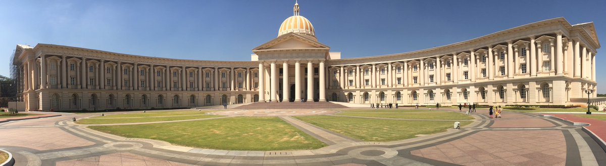 jnsbyr's tweet photo. Just visited Infosys Training Campus. How crazy is it to learn the content of a bachelor within six months? https://t.co/THASby0irN