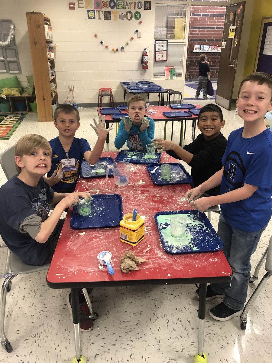 tlonderee's tweet photo. You know it’s #ReadAcrossAmerica week at @bethelelem when there’s Oobleck in the #BethelMakerspace! Students learned the new vocab word-Non-Newtonian Fluid. It is a fluid that be two states of matter. #bethelbengals #bethelstem #oobleck https://t.co/rMeil5e2XL