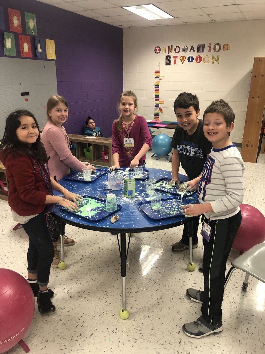 tlonderee's tweet photo. You know it’s #ReadAcrossAmerica week at @bethelelem when there’s Oobleck in the #BethelMakerspace! Students learned the new vocab word-Non-Newtonian Fluid. It is a fluid that be two states of matter. #bethelbengals #bethelstem #oobleck https://t.co/rMeil5e2XL