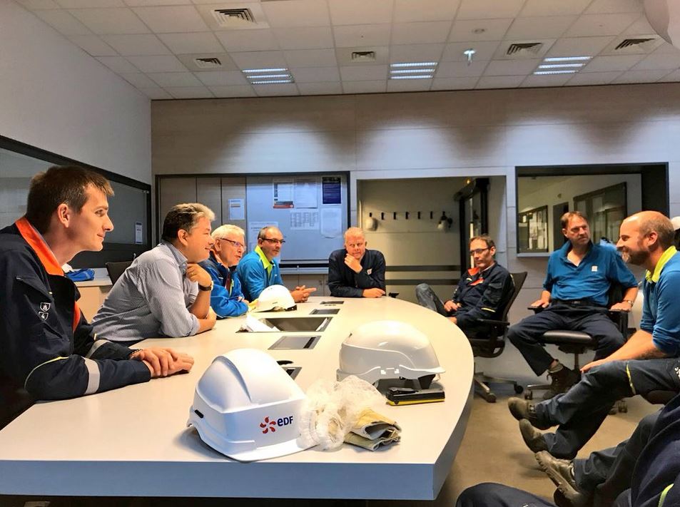 Je quitte la direction du parc nucléaire et thermique d’<a href="/EDFofficiel/">EDF</a> avec la conviction que l’#industrie et le #nucléaire ont un bel avenir. Merci aux salariés qui sont la richesse de cette entreprise. Continuez à développer la coopération pour avancer ensemble ! 🤝👏