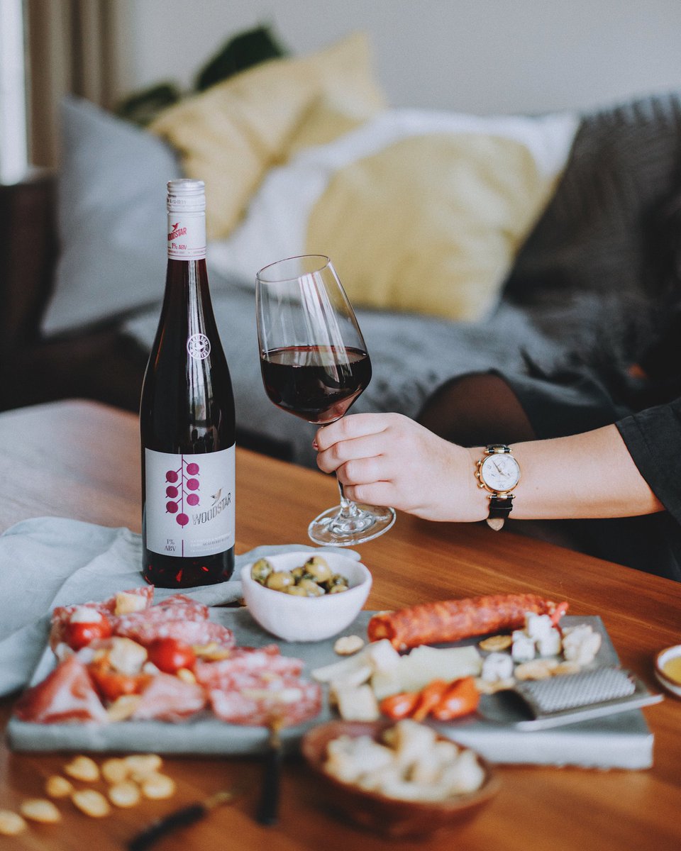 Here’s a simple tip on how to make #Tuesday extra special:
1. Get olives
2. Get salami and chorizo
3. Get cheeeeeese
4. Pour a glass of #Woodstar
5. Enjoy 🍷!
#simpleliving #betterchoices
