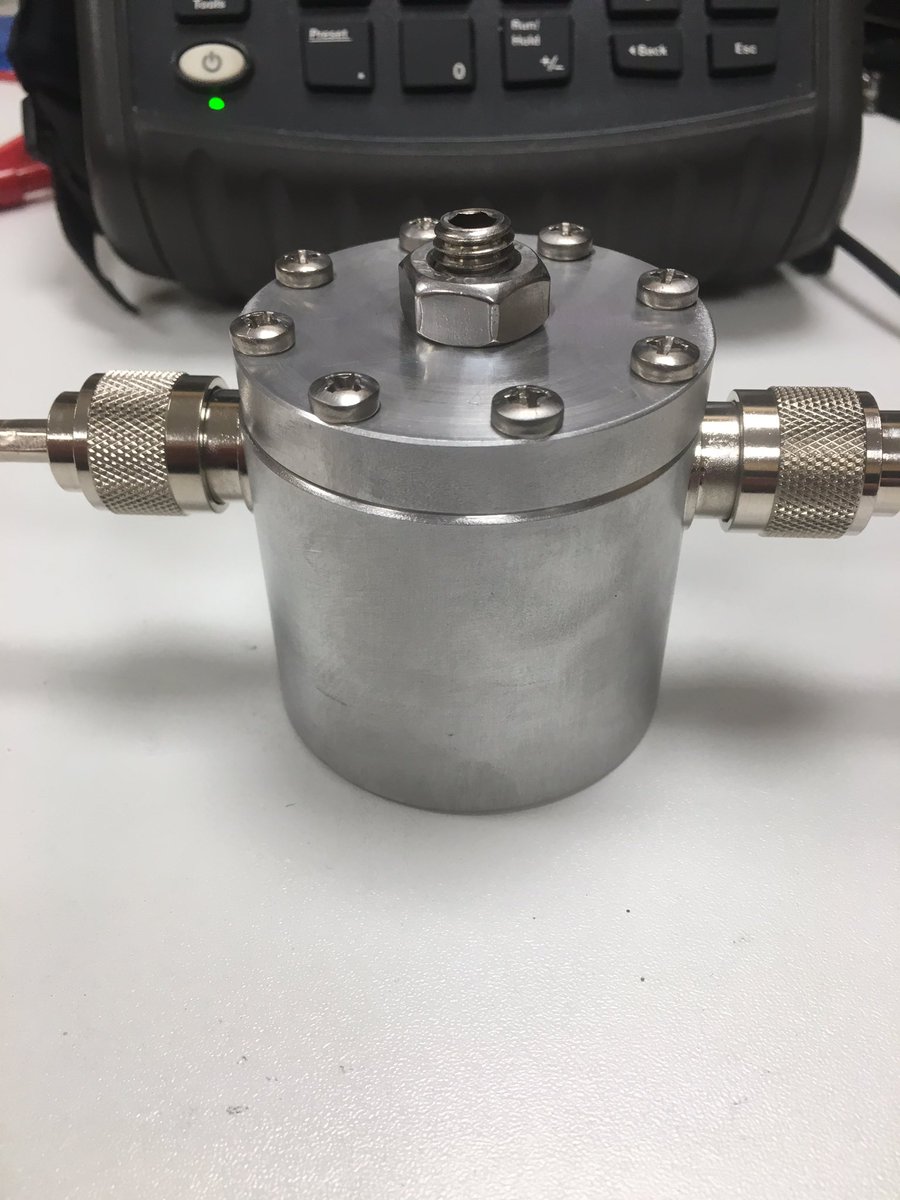 ON4DPX's tweet photo. Made a 2400MHz bandpass filter , just to have a clean signal towards QO100 . Looks good for a quick proto design #hamr #rfmechanics #Eshail2 #QO100 https://t.co/vTH0ZMFpAf
