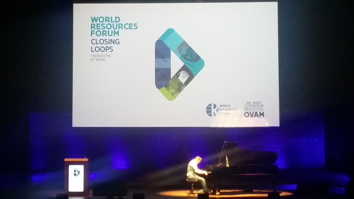 After an intensive day at #WRF19 #circulareconomy time to relax with a good music by <a href="/jefneve/">Jef De Neve</a>