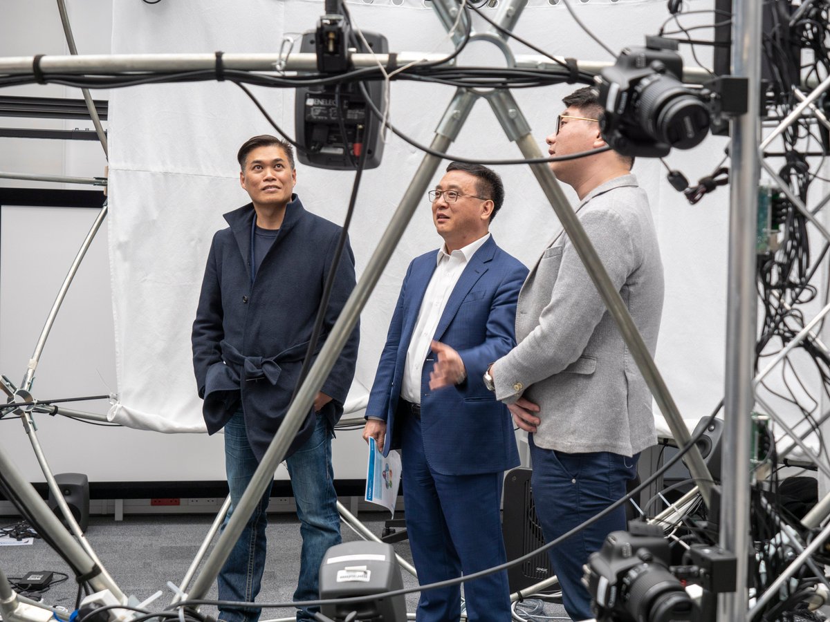 We are very excited about having Ya-Qin Zhang, President of Baidu visiting our Centre today. It was an inspiring panel followed by conversations about the future of #AI and #MachinePerception @Baidu_Inc