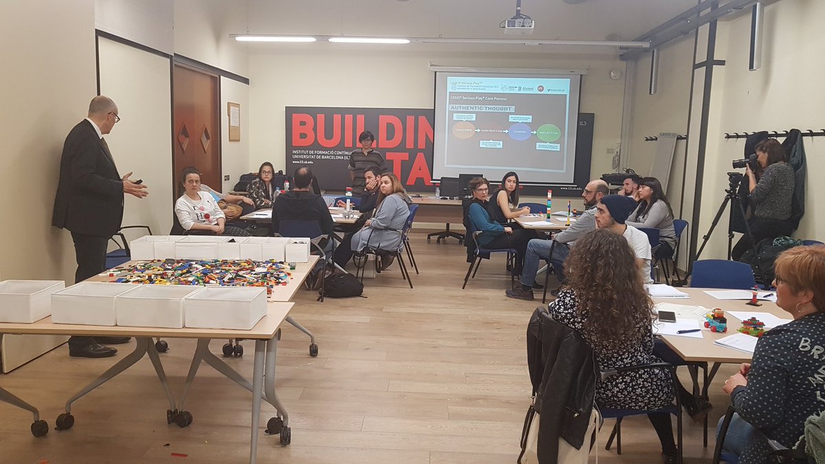 CrisMassague's tweet photo. Interesante cómo influye nuestra identidad e interpretación del mundo en nuestras construcciones. #TransformacionDigital #LegoSeriousPlay #TalentHUB https://t.co/KPMfODoQIC