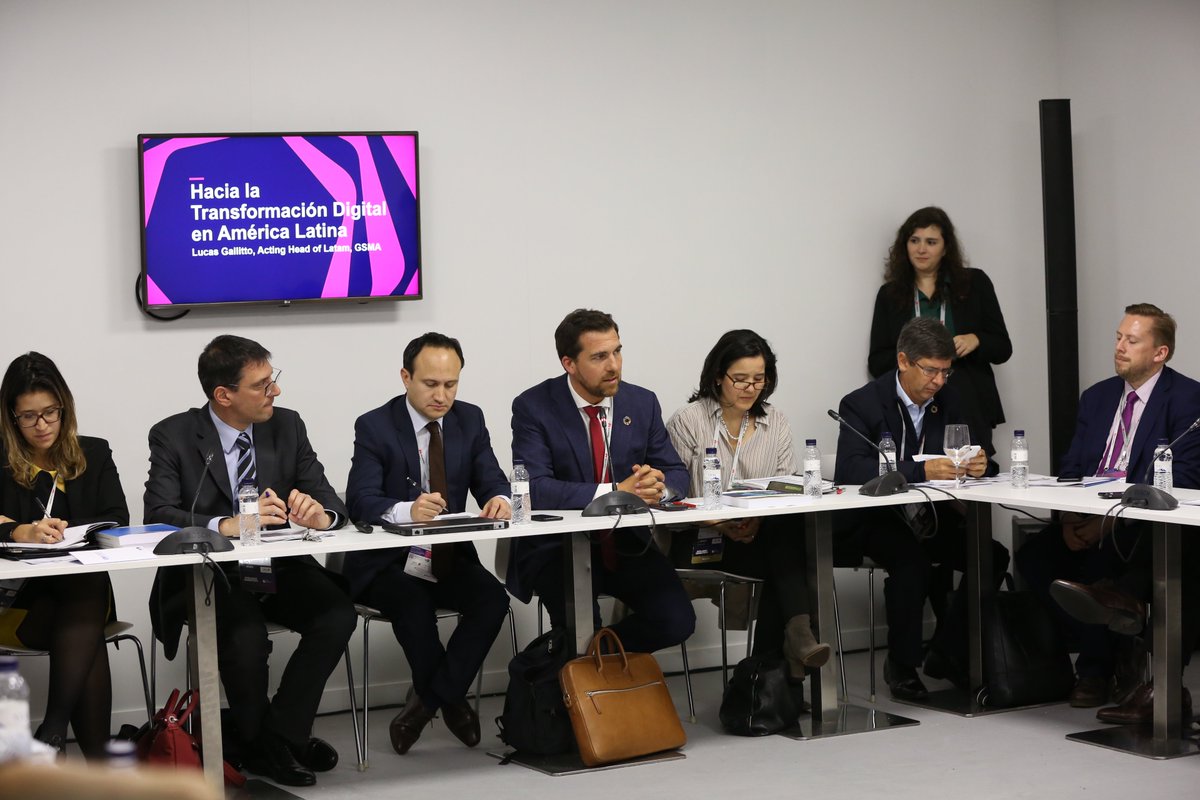 GSMALatam's tweet image. #MWC19MP @snietoparra, @Pavone_Lore y @LucasGSMA encabezaron el lanzamiento del Grupo de Trabajo Digitalización en Mercados Emergentes #Latinoamérica, una iniciativa de @GSMALatam y @OECD_Centre #EMnet. @ConstainSylvia 🇨🇴 y @HectorHuici 🇦🇷 fueron algunos de los participantes.