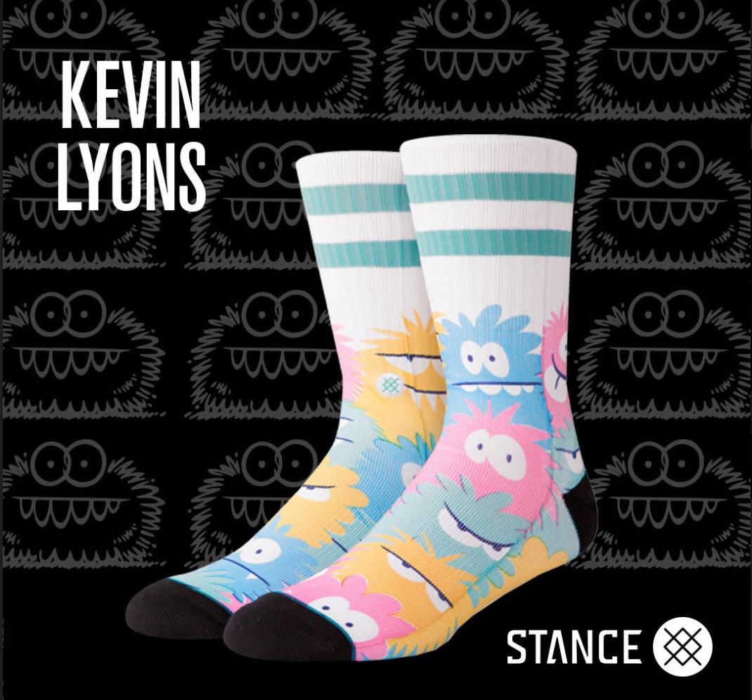 DressingBrands's tweet photo. Hay calcetas cool y las Stance con la colaboración de Kevin Lyons, director creativo, ilustrador, diseñador y artista de Nueva York con dos pares divertidos y coloridos de sus personajes MONSTER. Las encontramos en @palaciohierro #stancesocksmx #kevinlyonsxstance 😆 https://t.co/KjzK65jK5b