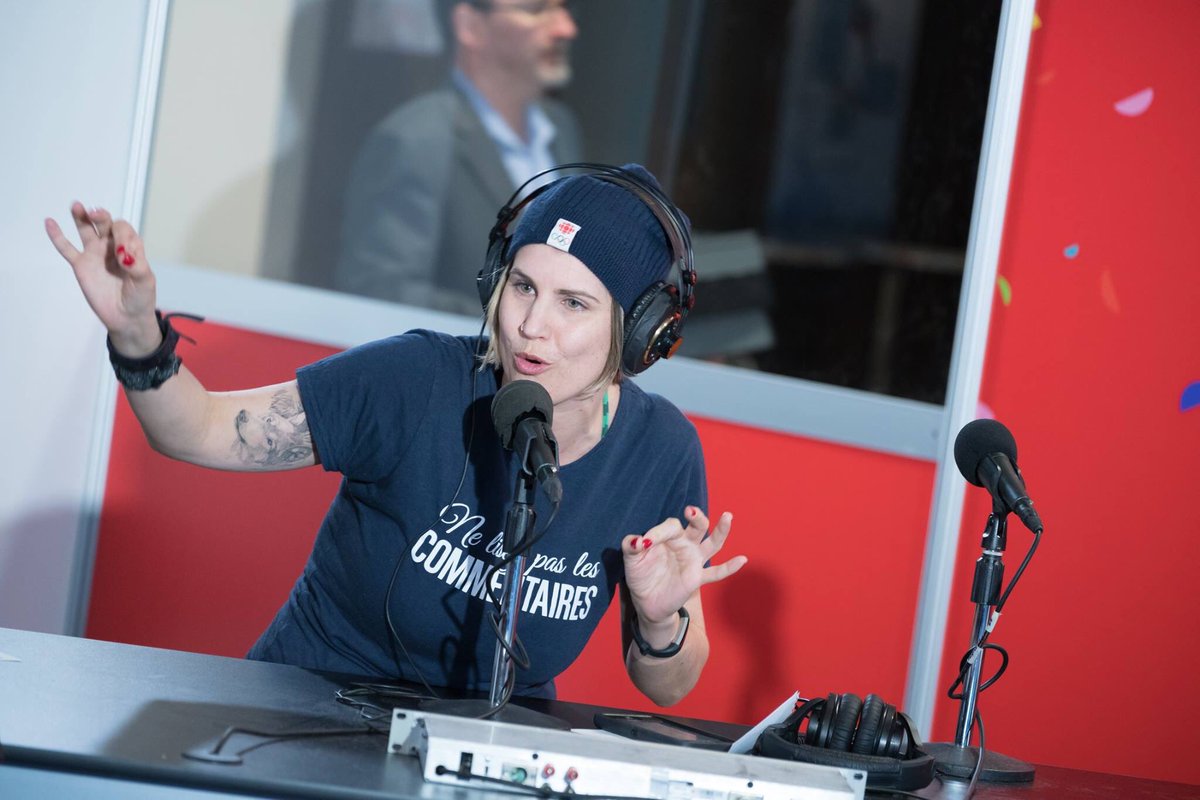 Réservez votre place pour assister à l'émission 🎧 Les Malins ce samedi en direct du Bar à mots 🥐☕️du Salon du livre de l'Outaouais avec @jhademontpetit et ses collaborateurs, dès 7 h. 
Maximum 2 laissez-passer par inscription.  
Écrivez-nous 📱💻 lesmalins@radio-canada.ca