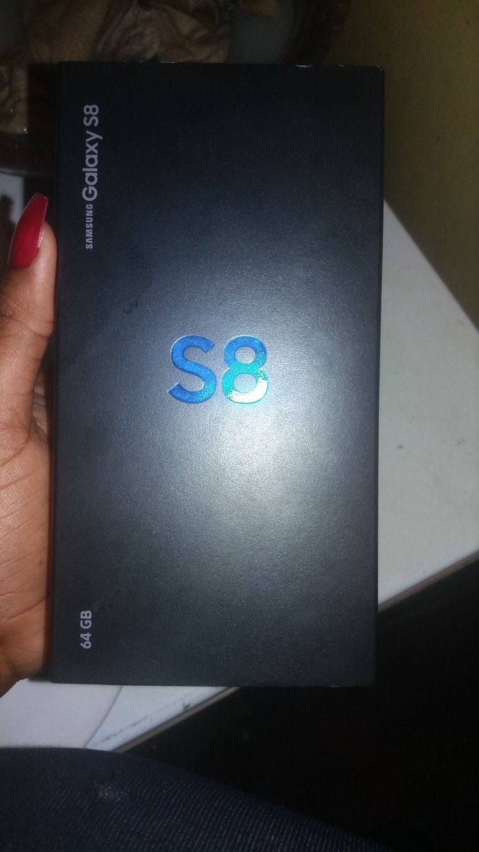 Just_Gigi1401's tweet image. asked him for a charger he brought me a phone guys😭😭😭😭 a FUCKING PHONE