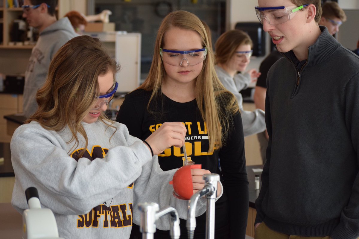 FLASchools831's tweet photo. Fun to see our new science labs in action with these students from AP biology and AP chemistry classes. https://t.co/CKrAYWkU6V