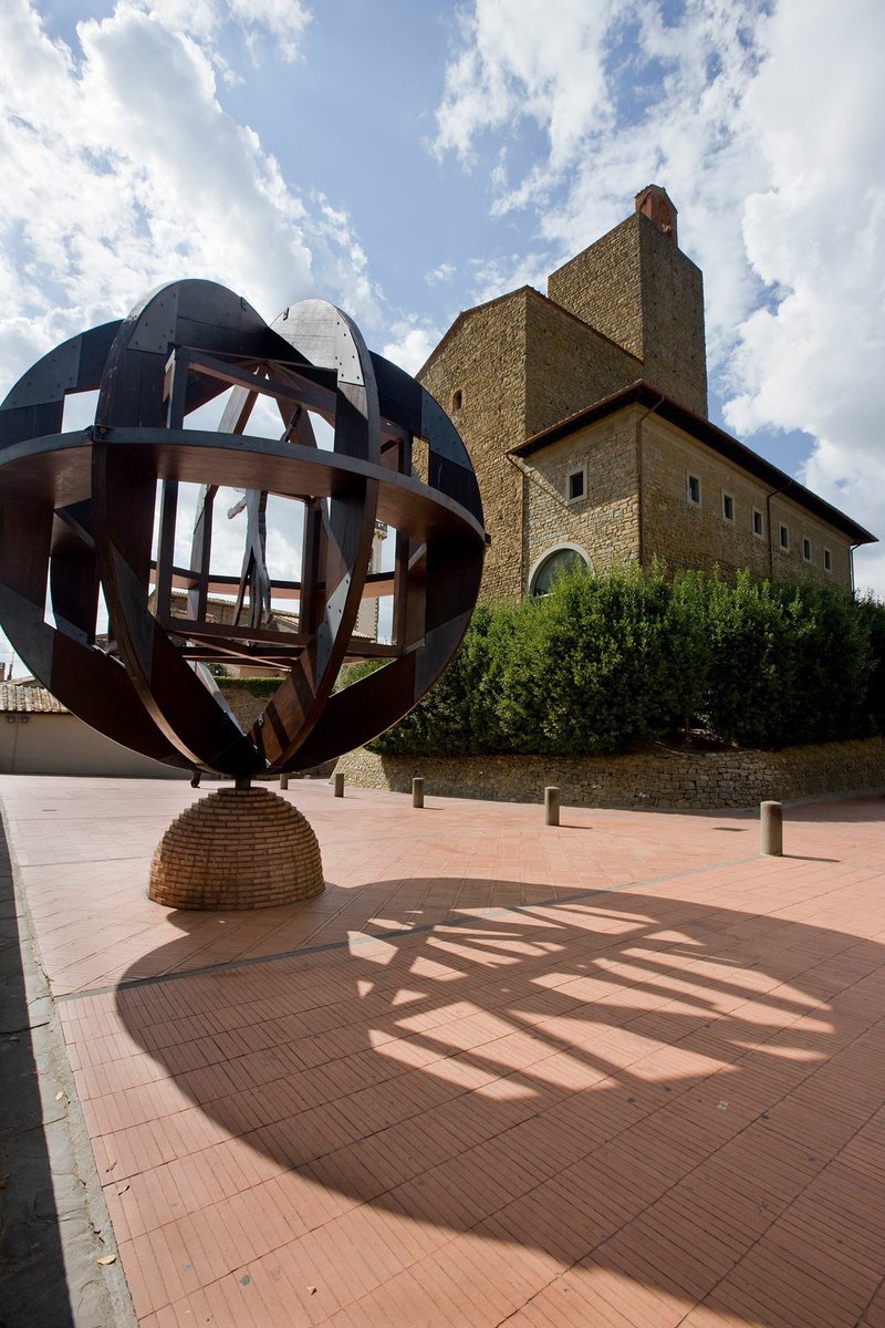 DalleVigne's tweet photo. #vinci città natale di #leonardodavinci si prepara a celebrare il 500esimo anniversario dalla scomparsa del #genio https://t.co/SZ0TcLxZEx